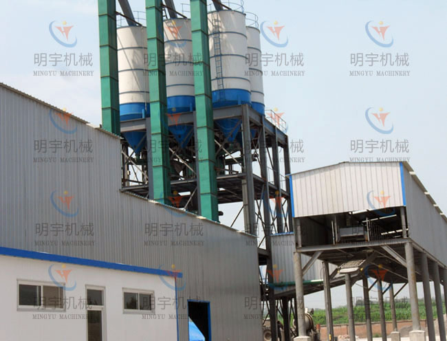 习近平：激励新时代青年在中国式现代化建设中挺膺担当